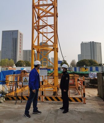 南通城管主動(dòng)服務(wù)顯擔(dān)當(dāng)，精準(zhǔn)助力近30家建筑企業(yè)復(fù)工復(fù)產(chǎn)